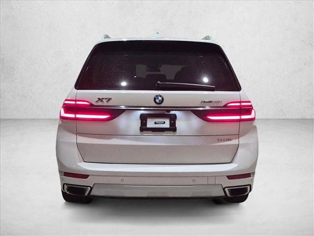 Used 2023 BMW X7 xDrive40i AWD/4WD image 5