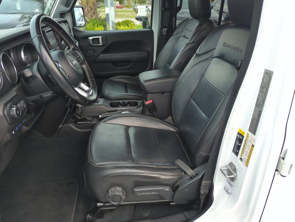 Used 2022 Jeep Wrangler Unlimited Sahara AWD/4WD image 11