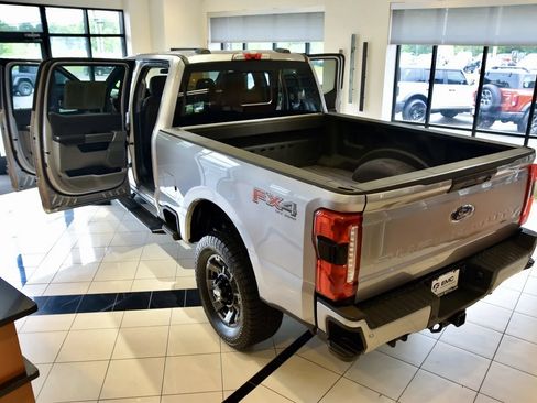 Used 2023 Ford F250 XL w/ STX Appearance Package AWD/4WD image 9
