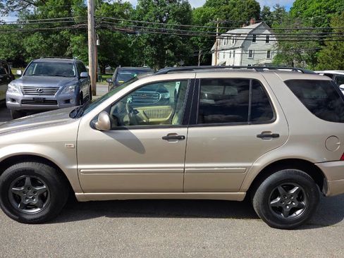 Used 2001 Mercedes-Benz ML 320 4MATIC image 7
