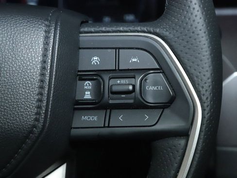Used 2025 Toyota Tacoma TRD Off-Road AWD/4WD image 23