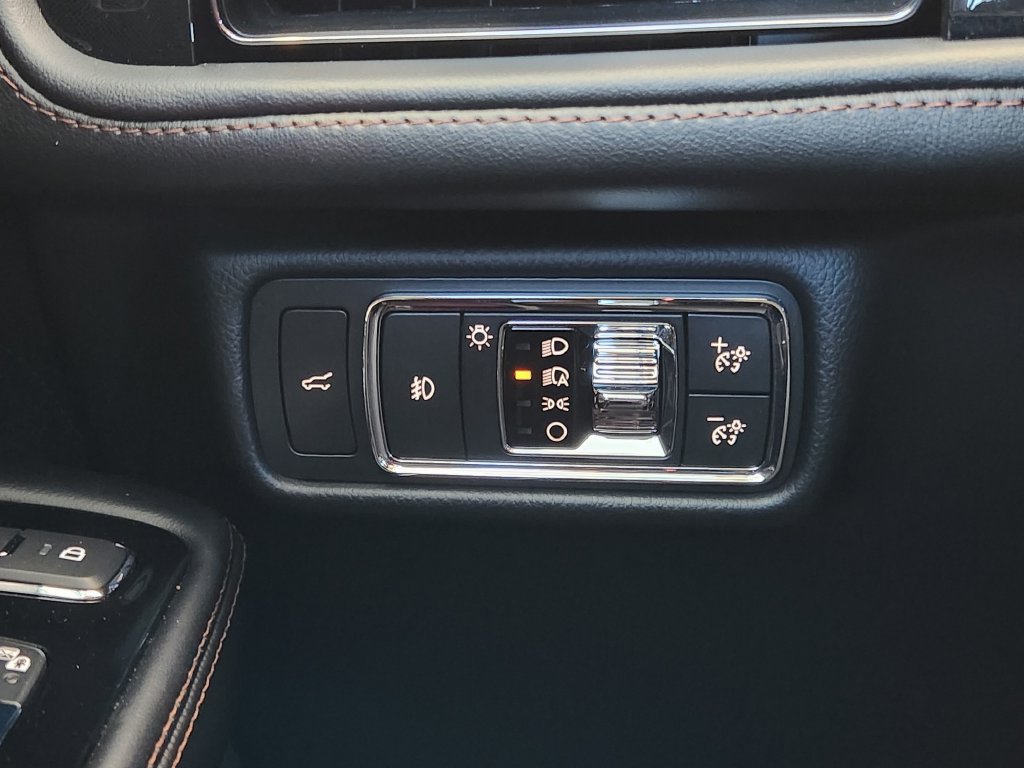 Used 2023 Lincoln Aviator Reserve w/ Equipment Group 201A RWD image 21