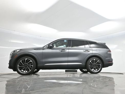 Used 2023 Lincoln Aviator Reserve w/ Equipment Group 201A AWD/4WD image 7