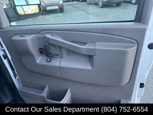 Used 2018 GMC Savana 2500 LS image 13