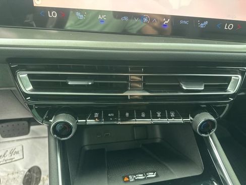 New 2026 Chevrolet Traverse LT w/ Midnight/Sport Edition FWD image 25