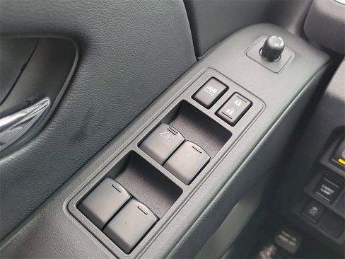 Used 2025 Nissan Frontier SV image 20