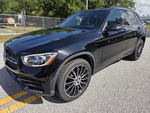 Used 2022 Mercedes-Benz GLC 300 image 1