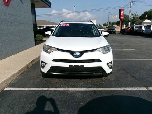 Used 2017 Toyota RAV4 XLE w/ Carpet Mat Package AWD/4WD image 4