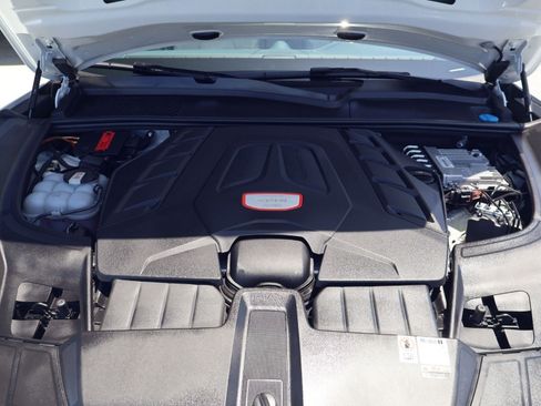 Certified 2023 Porsche Cayenne Turbo AWD/4WD image 26