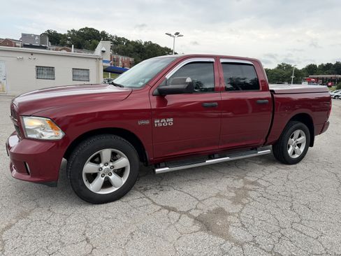 Used 2015 RAM 1500 Express AWD/4WD image 3