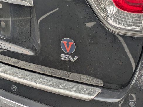 Used 2015 Nissan Pathfinder SV image 7