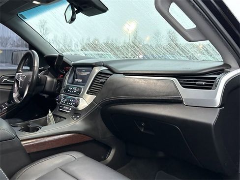 Used 2018 GMC Yukon XL SLT w/ Premium Edition image 22