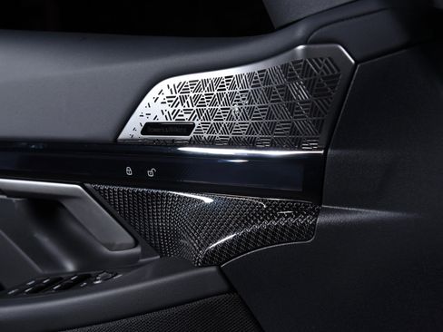 Used 2025 BMW M5 w/ Carbon Package image 28