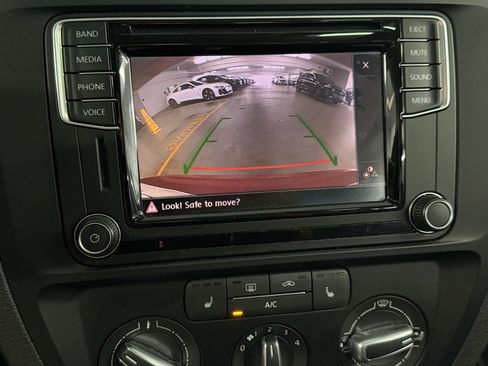 Used 2016 Volkswagen Jetta SE FWD image 24