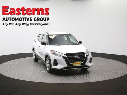 Used 2022 Nissan Kicks S FWD image 49