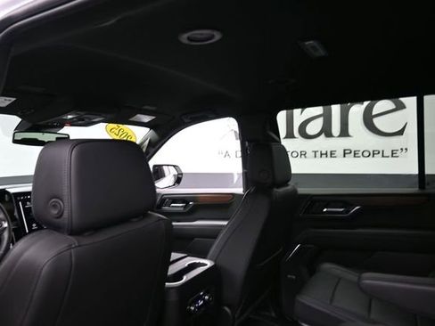Used 2025 GMC Yukon XL Denali AWD/4WD image 24