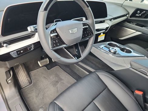 New 2026 Cadillac Optiq Luxury 2 image 11
