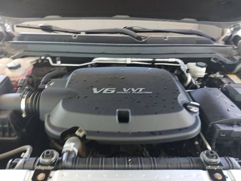Used 2018 Chevrolet Colorado LT w/ LT Convenience Package AWD/4WD image 13