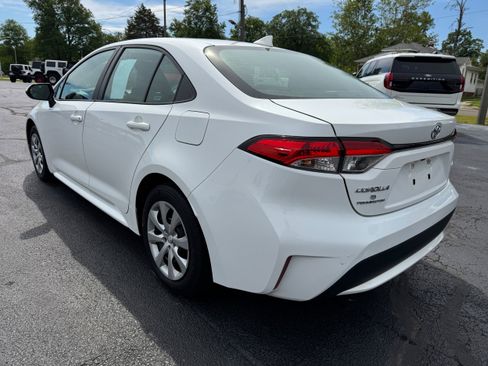 Used 2021 Toyota Corolla LE FWD image 5