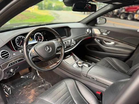 Used 2017 Mercedes-Benz S 550 4MATIC Sedan w/ Premium Package image 16