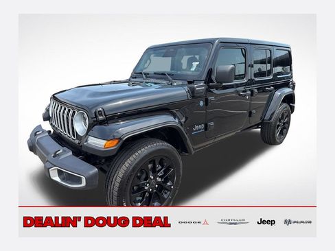 Used 2025 Jeep Wrangler Unlimited Sahara w/ Safety Group AWD/4WD image 1
