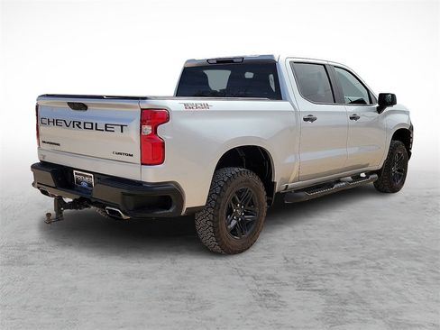 Used 2021 Chevrolet Silverado 1500 Custom Trail Boss w/ LPO, Dark Essentials Package image 11