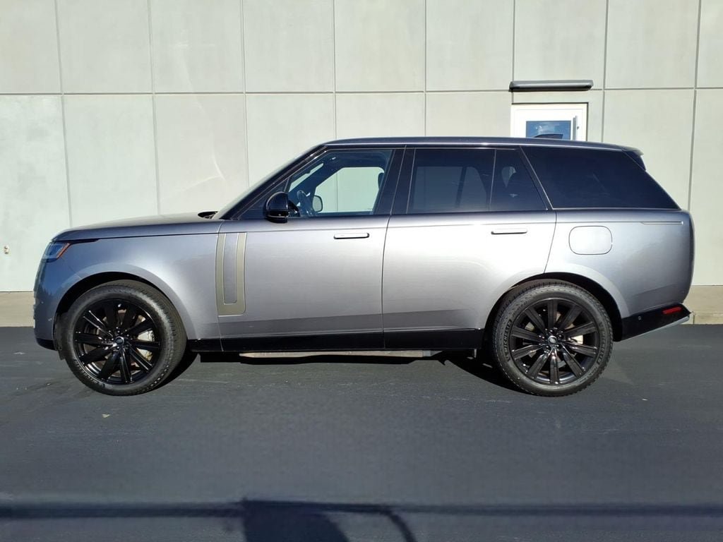 Certified 2025 Land Rover Range Rover SE AWD/4WD image 3