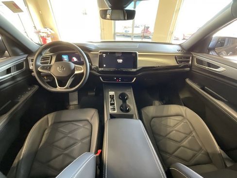 Used 2024 Volkswagen Atlas Cross Sport SE image 8