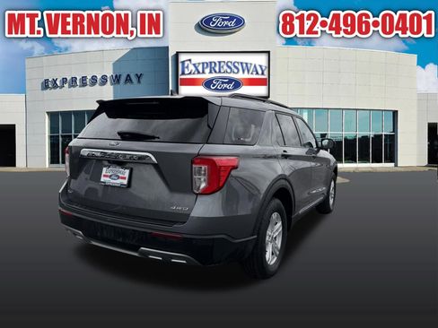 Used 2024 Ford Explorer XLT w/ Equipment Group 202A image 7