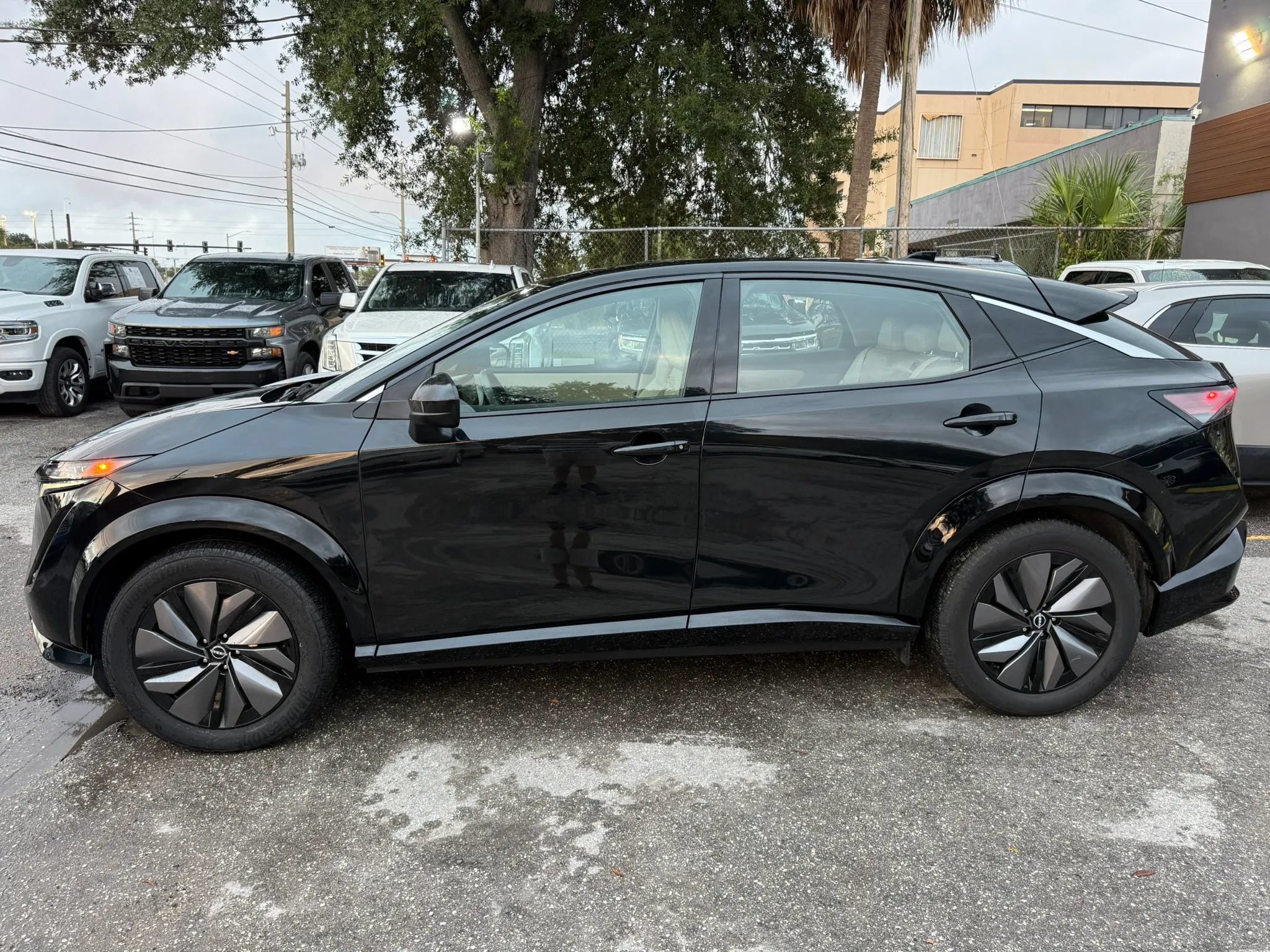 Used 2024 Nissan Ariya FWD image 4