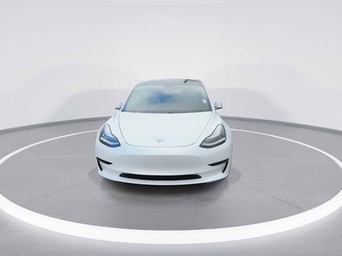 Used 2020 Tesla Model 3 Standard Range Plus image 3