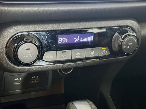 Used 2024 Nissan Kicks SR image 22