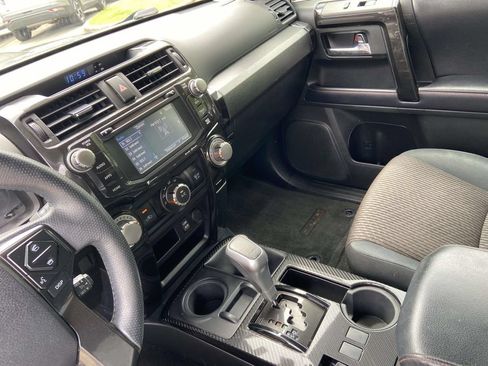 Used 2019 Toyota 4Runner TRD Off-Road AWD/4WD image 27