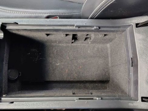 Used 2016 Subaru Outback 3.6R Limited image 23