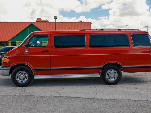 Used 2000 Dodge B3500 RWD image 4