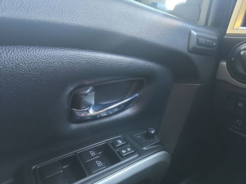 Used 2019 Nissan Titan PRO-4X w/ Pro-4x Convenience Package image 26