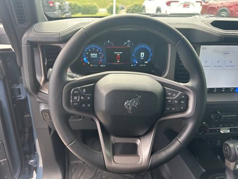 Used 2025 Ford Bronco Outer Banks AWD/4WD image 9