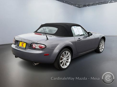 Used 2006 MAZDA MX-5 Miata Grand Touring w/ Premium Pkg image 4