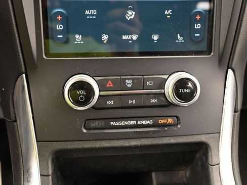 Used 2022 Ford Edge Titanium AWD/4WD image 11