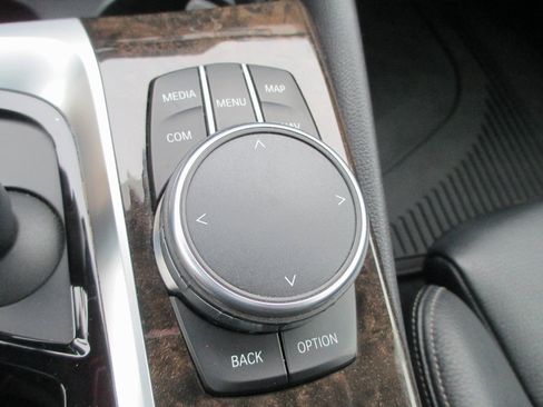 Used 2017 BMW 530i xDrive image 25