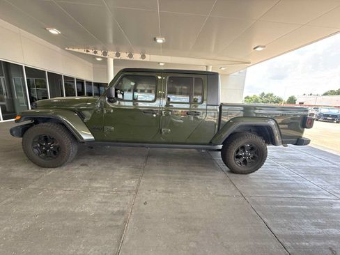 Used 2023 Jeep Gladiator Sport AWD/4WD image 1
