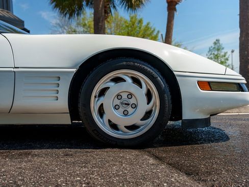 Used 1991 Chevrolet Corvette ZR-1 image 8