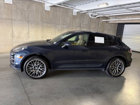 Certified 2020 Porsche Macan S AWD/4WD image 2