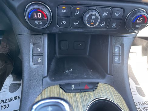 Certified 2019 GMC Acadia Denali FWD image 25