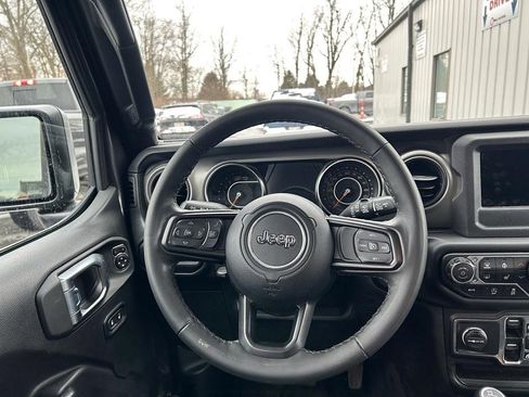 Used 2022 Jeep Wrangler Unlimited Sport image 9
