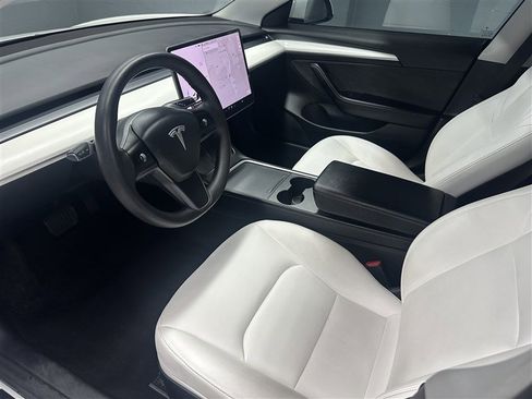 Used 2021 Tesla Model 3 Standard Range Plus image 2