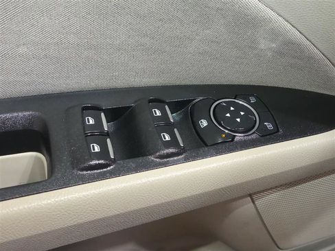 Used 2018 Ford Fusion SE w/ Fusion SE Technology Package FWD image 19