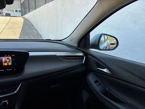 Used 2025 Buick Encore GX Preferred image 34