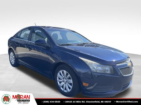 Used 2011 Chevrolet Cruze LT FWD image 2