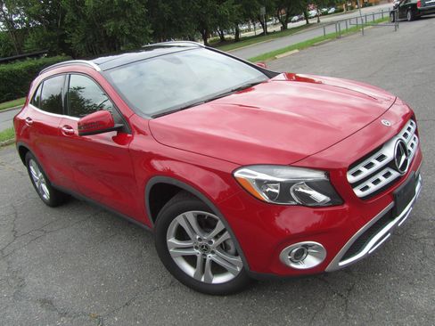 Used 2018 Mercedes-Benz GLA 250 4MATIC image 3
